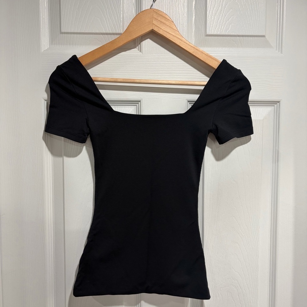 2/$40 Aritzia Contour Black Short Sleeve Scoop Neck Top - Picture 3 of 7